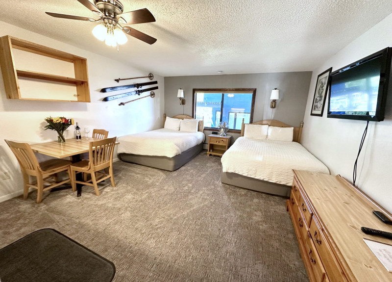 Mid Floor Room Tyrolean Lodge