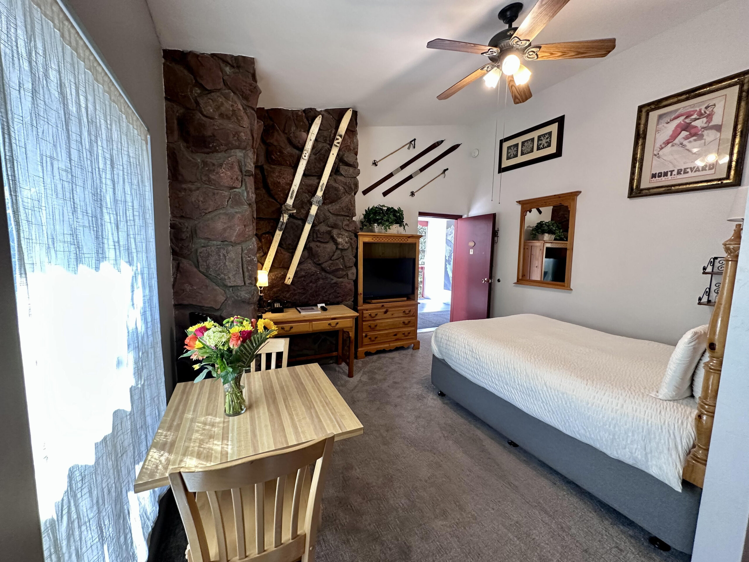 Room 300 Tyrolean Lodge