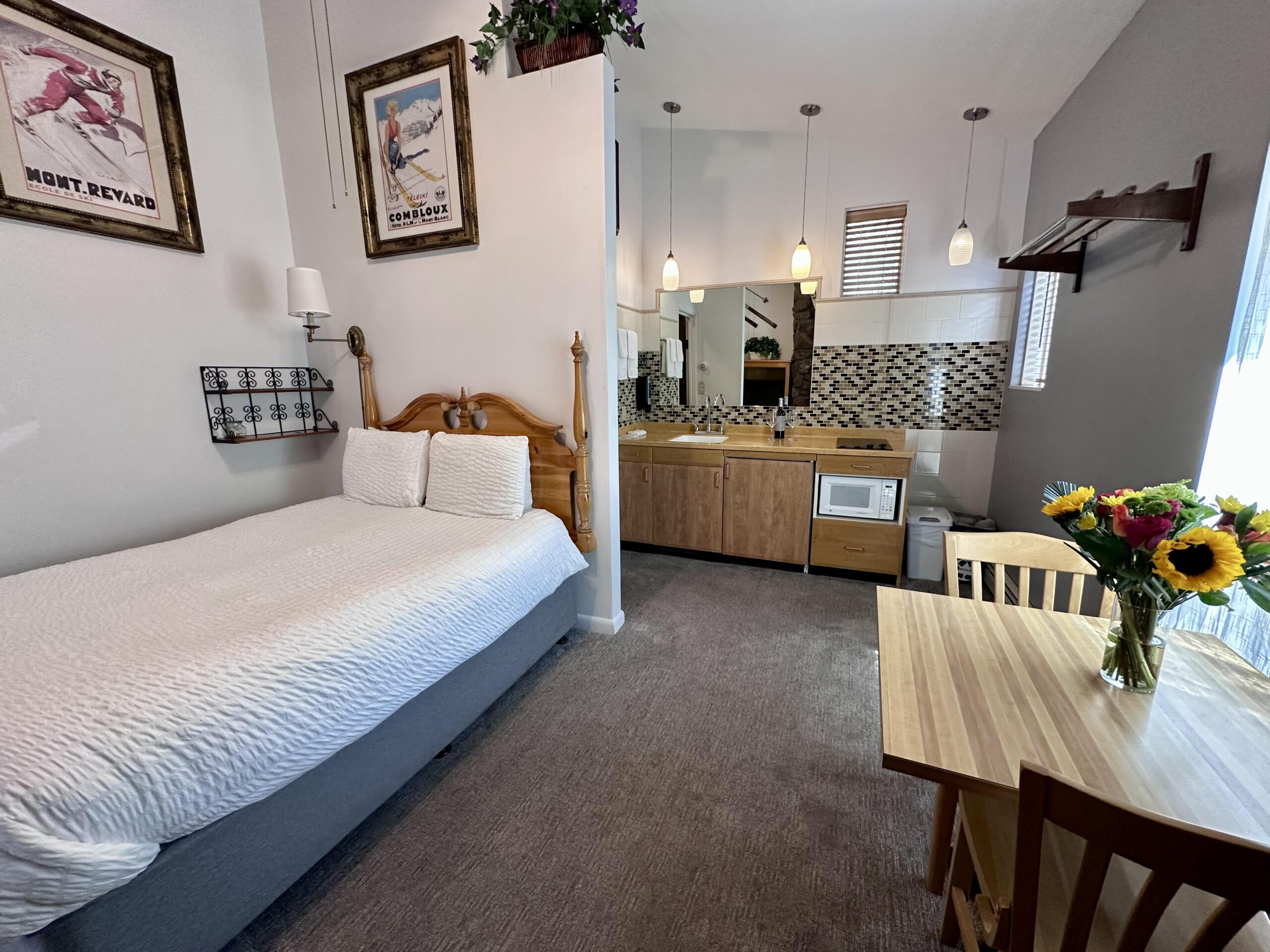 Room 300 Tyrolean Lodge