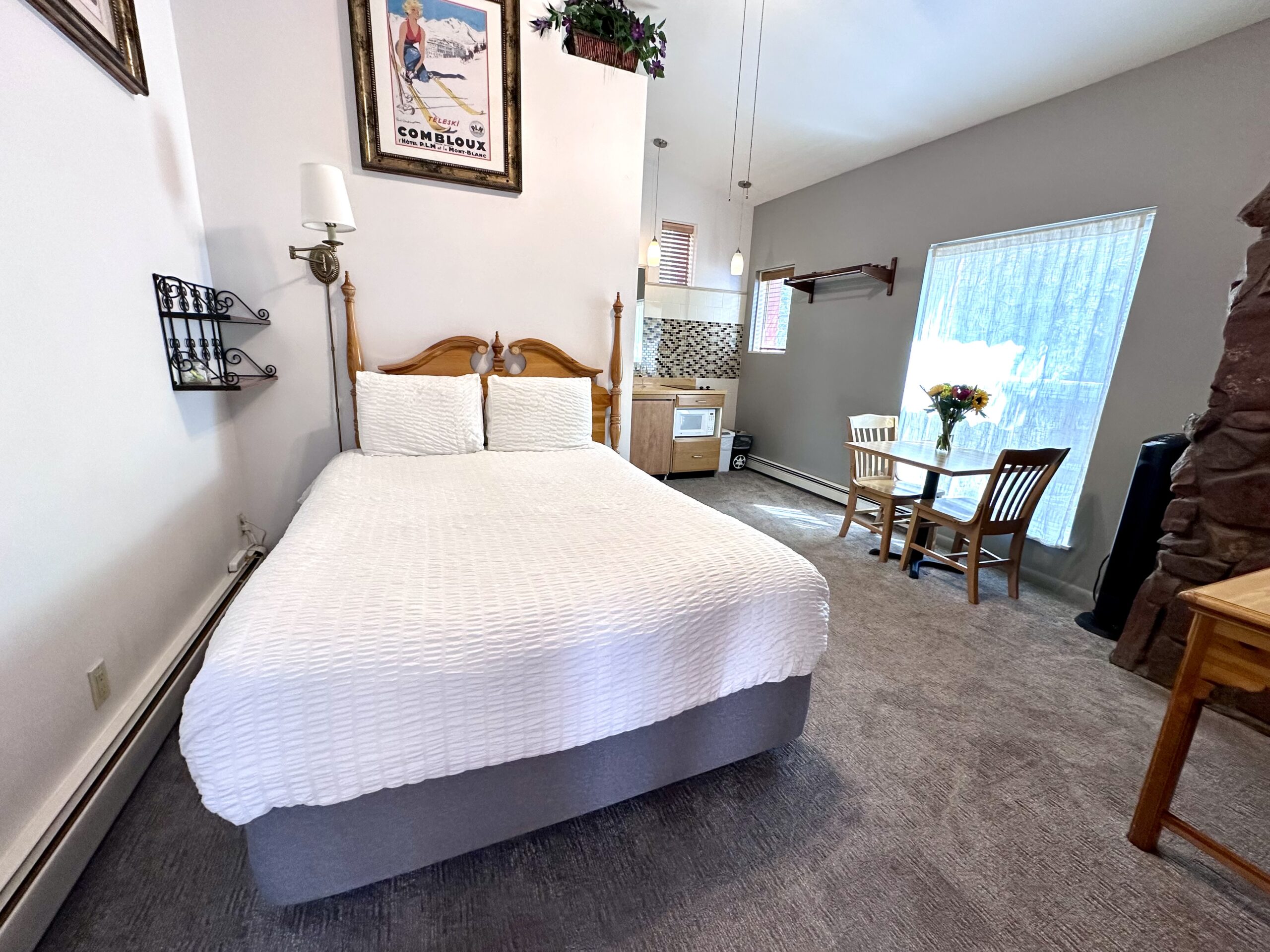 Room 300 Tyrolean Lodge