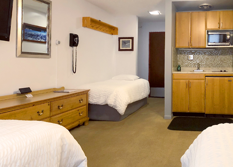 mid-floor-room5